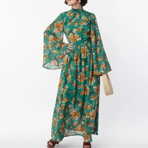 NWT Unique Vintage Floral Bell Sleeve Maxi Dress 70’s Style Size 1X - Picture 1 of 16